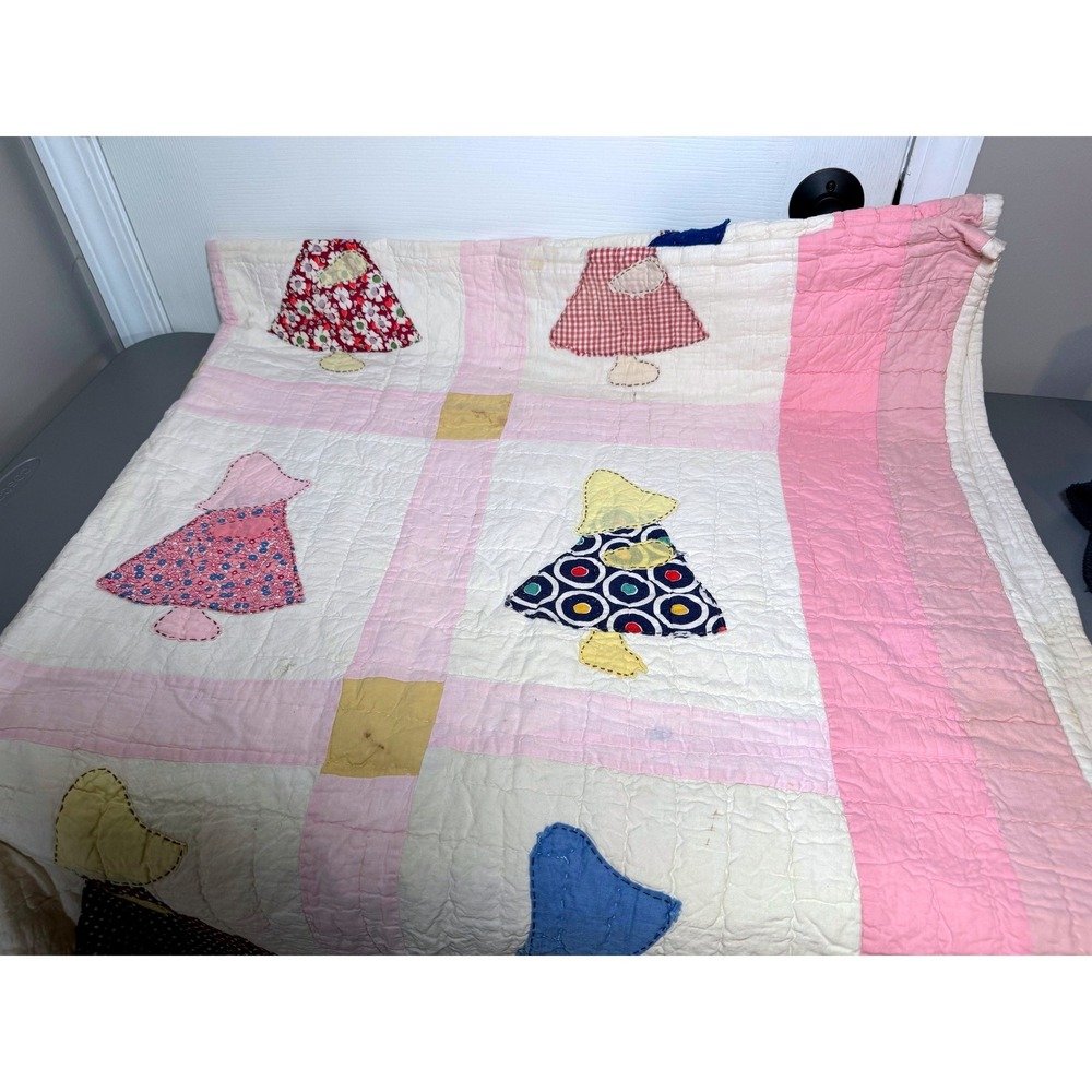 Vintage Handmade Sunbonnet Sue Applique Quilt Pink White Cotton Farmhouse 80x66